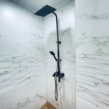 2br In Centre 바르나